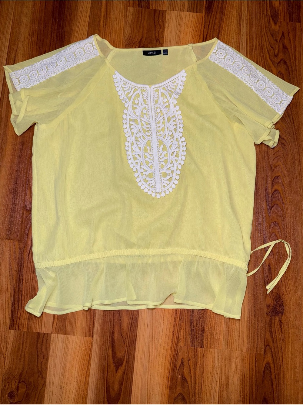 Apt. 9 Yellow Short Sleeve Blouse with White Lace Insets
